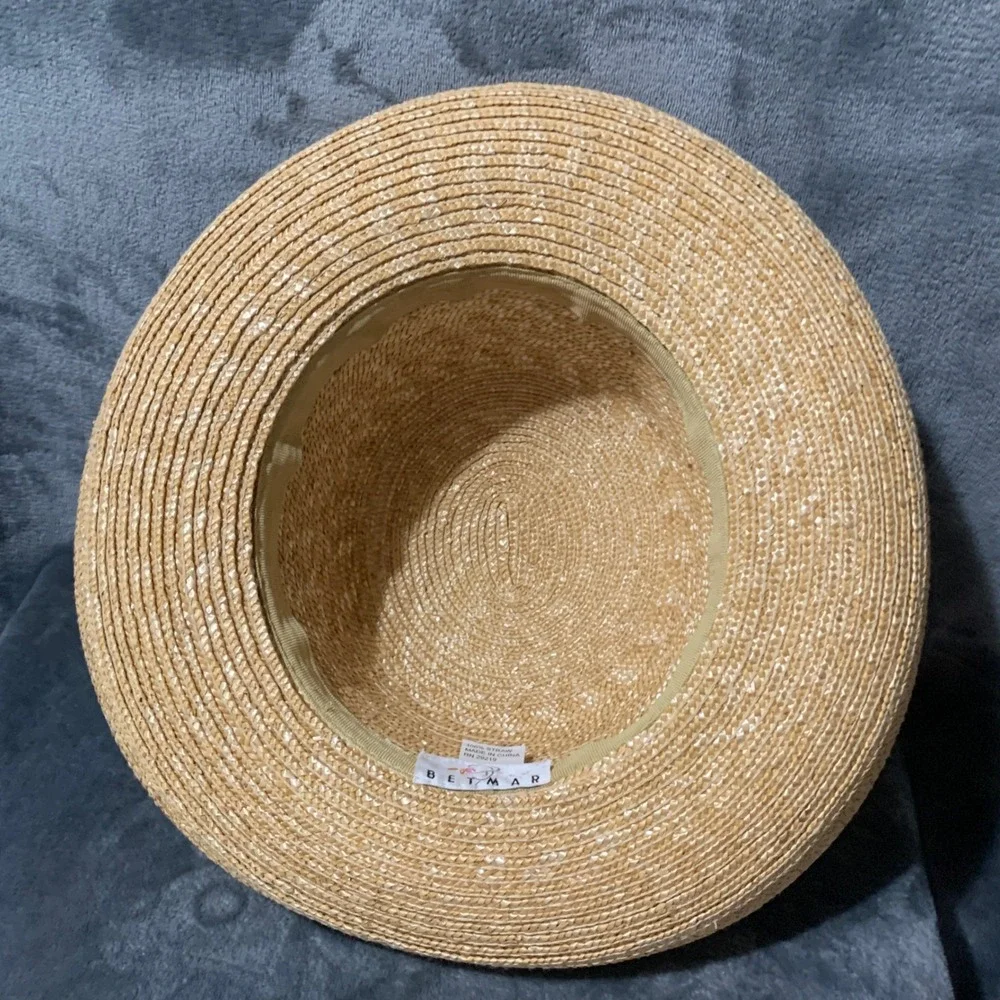 Betmar Sun Hat Womens OS Boater Natural Tan Straw Wide Upturned Brim EUC